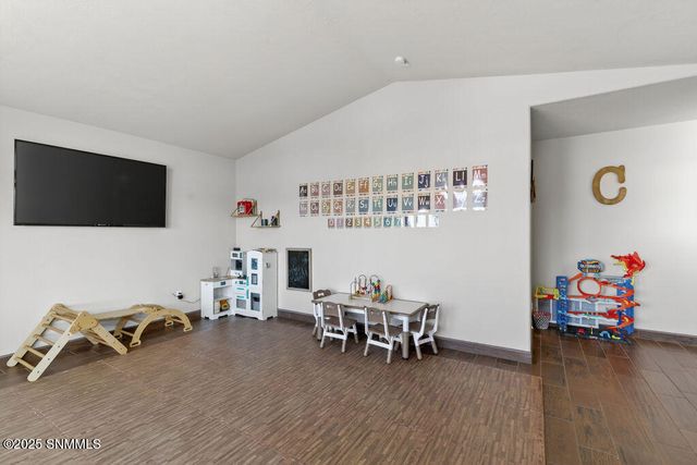 2500 Silver Hawk Avenue, Las Cruces, NM 88011