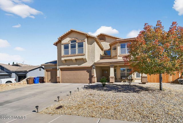 2500 Silver Hawk Avenue, Las Cruces, NM 88011