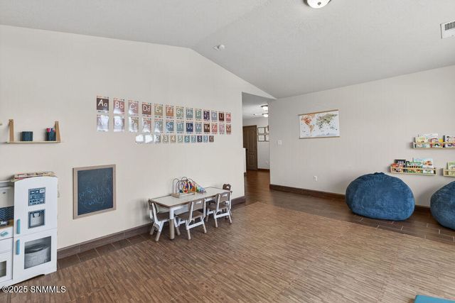 2500 Silver Hawk Avenue, Las Cruces, NM 88011