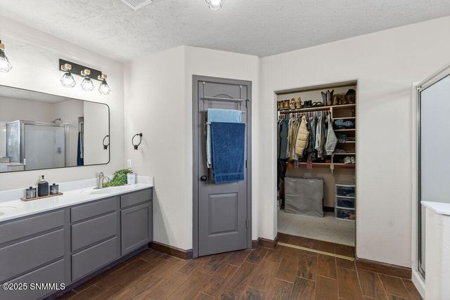 2500 Silver Hawk Avenue, Las Cruces, NM 88011