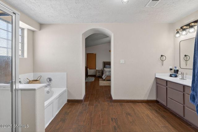 2500 Silver Hawk Avenue, Las Cruces, NM 88011