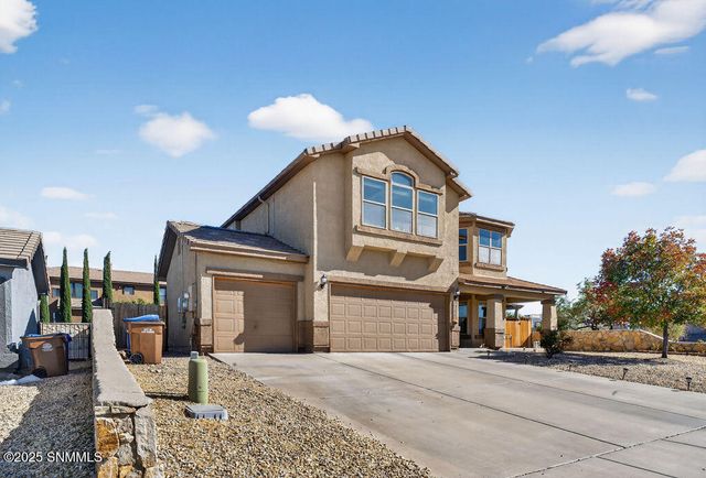 2500 Silver Hawk Avenue, Las Cruces, NM 88011