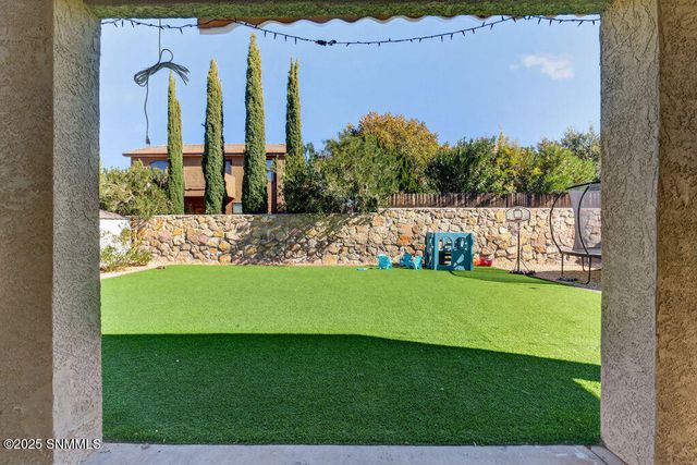 2500 Silver Hawk Avenue, Las Cruces, NM 88011