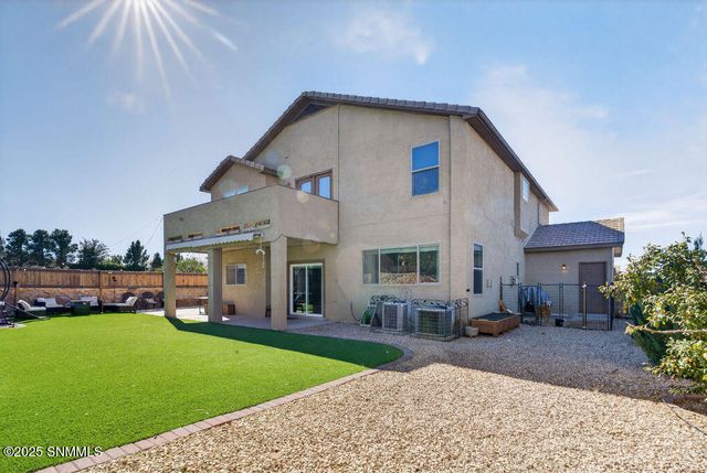 2500 Silver Hawk Avenue, Las Cruces, NM 88011