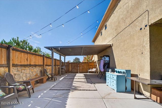 2500 Silver Hawk Avenue, Las Cruces, NM 88011