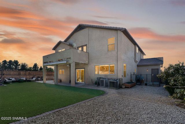 2500 Silver Hawk Avenue, Las Cruces, NM 88011