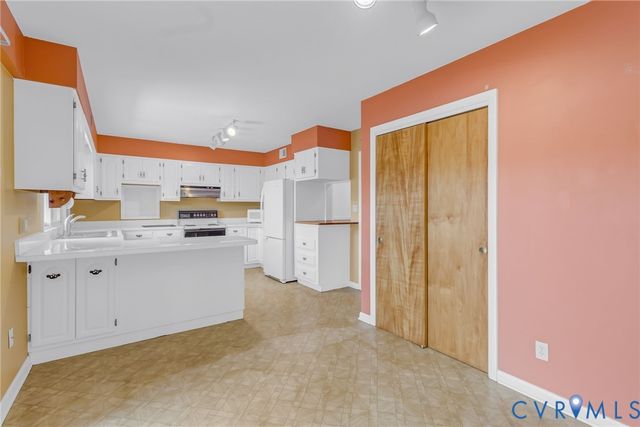 492 Pine Reach Drive, Kilmarnock, VA 22482