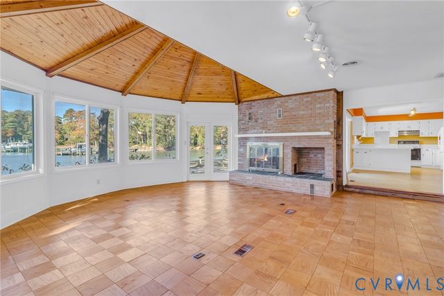 492 Pine Reach Drive, Kilmarnock, VA 22482