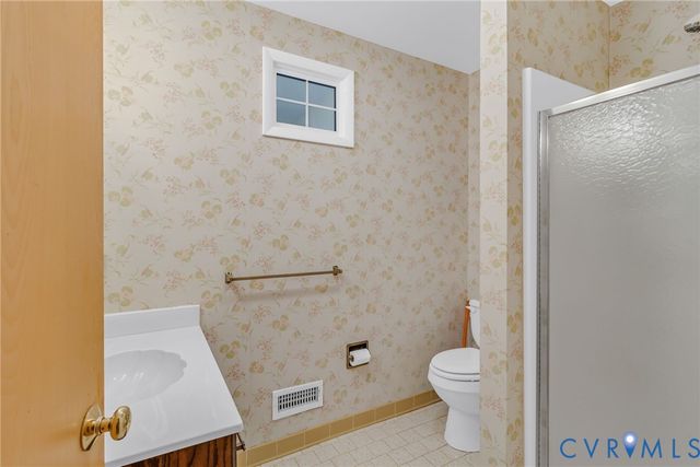 492 Pine Reach Drive, Kilmarnock, VA 22482