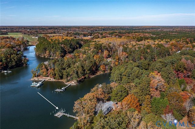 492 Pine Reach Drive, Kilmarnock, VA 22482