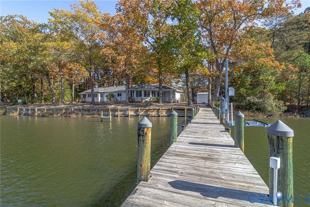 492 Pine Reach Drive, Kilmarnock, VA 22482