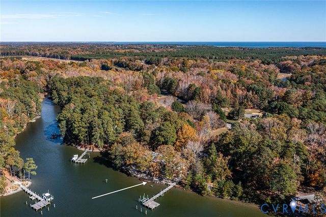 492 Pine Reach Drive, Kilmarnock, VA 22482