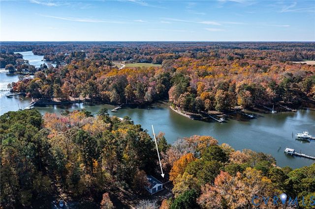 492 Pine Reach Drive, Kilmarnock, VA 22482