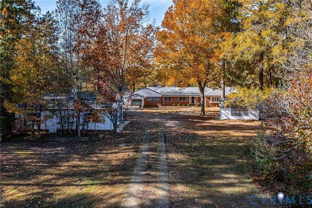 492 Pine Reach Drive, Kilmarnock, VA 22482