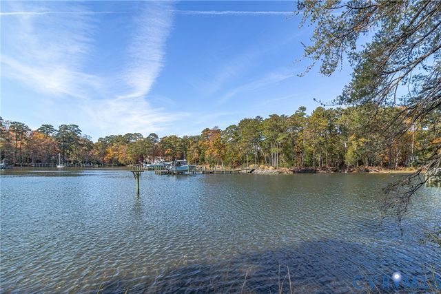 492 Pine Reach Drive, Kilmarnock, VA 22482