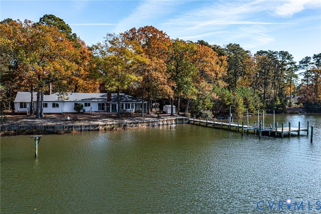 492 Pine Reach Drive, Kilmarnock, VA 22482