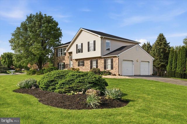 130 DEBBIE LN, Easton, PA 18045