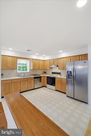 130 DEBBIE LN, Easton, PA 18045