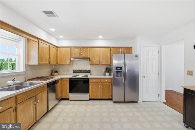 130 DEBBIE LN, Easton, PA 18045
