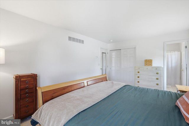 130 DEBBIE LN, Easton, PA 18045