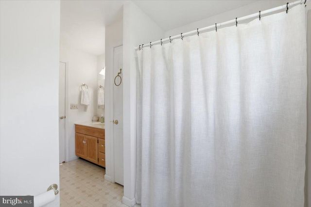130 DEBBIE LN, Easton, PA 18045