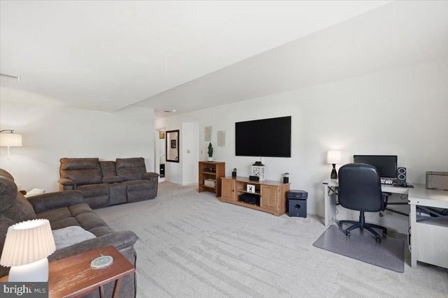 130 DEBBIE LN, Easton, PA 18045