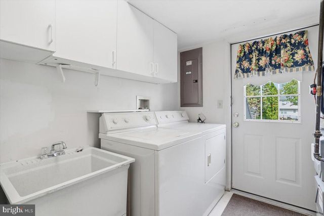 130 DEBBIE LN, Easton, PA 18045