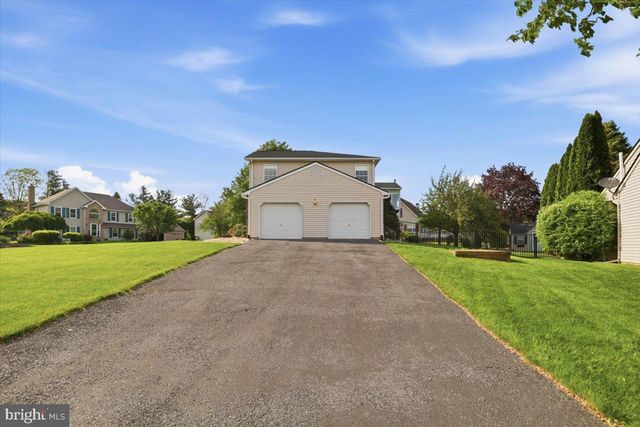 130 DEBBIE LN, Easton, PA 18045