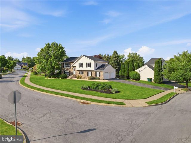 130 DEBBIE LN, Easton, PA 18045