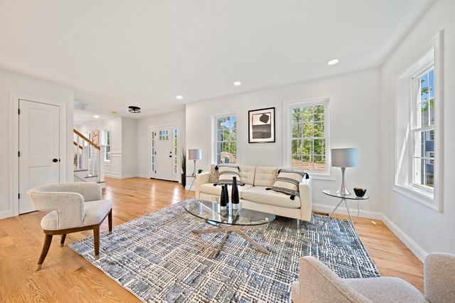 4 Clarendon Circle, Holbrook, MA 02343
