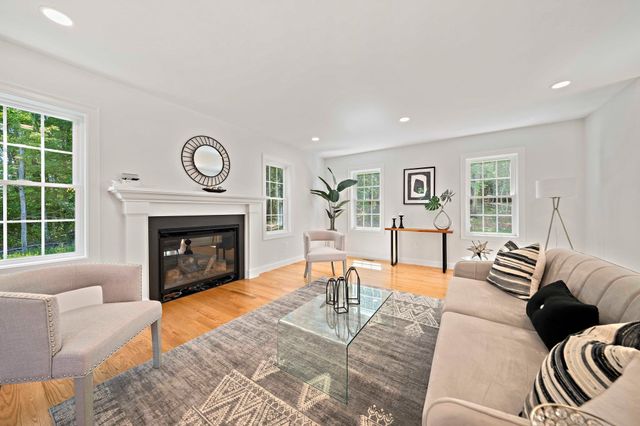 4 Clarendon Circle, Holbrook, MA 02343