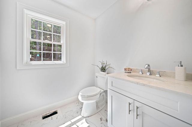 4 Clarendon Circle, Holbrook, MA 02343