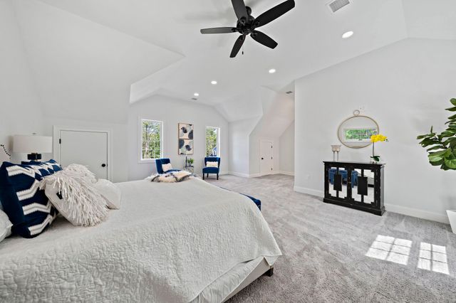 4 Clarendon Circle, Holbrook, MA 02343