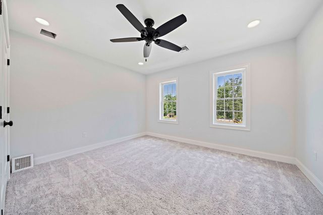 4 Clarendon Circle, Holbrook, MA 02343