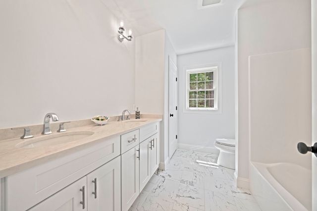 4 Clarendon Circle, Holbrook, MA 02343