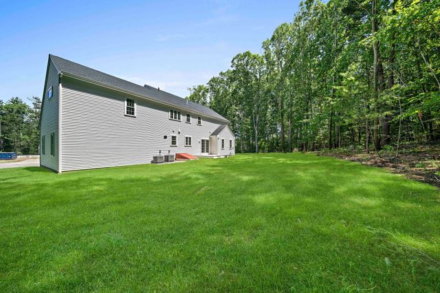4 Clarendon Circle, Holbrook, MA 02343