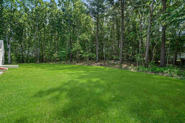 4 Clarendon Circle, Holbrook, MA 02343