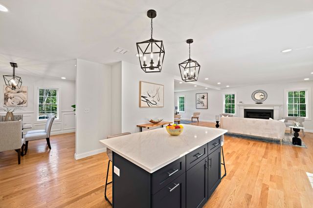 4 Clarendon Circle, Holbrook, MA 02343