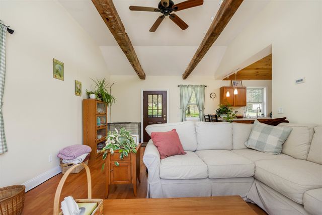 6 Badger Road, Goshen, NH 03752