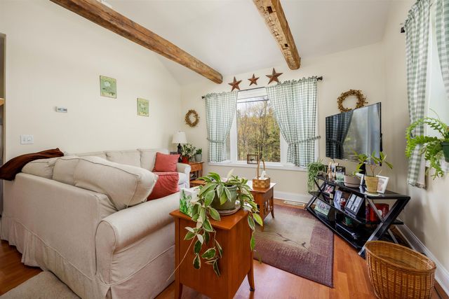 6 Badger Road, Goshen, NH 03752