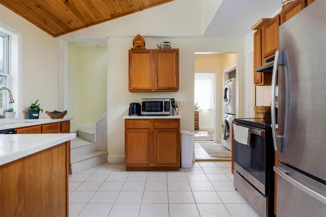 6 Badger Road, Goshen, NH 03752