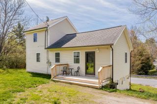 6 Badger Road, Goshen, NH 03752