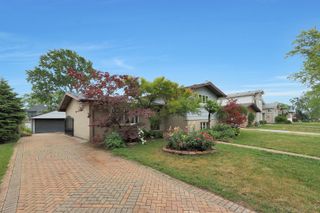 9043 Oriole Avenue, Morton Grove, IL 60053