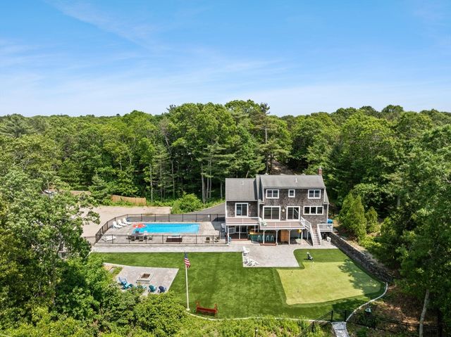 35 Rose Meadow Ln, Falmouth, MA 02536