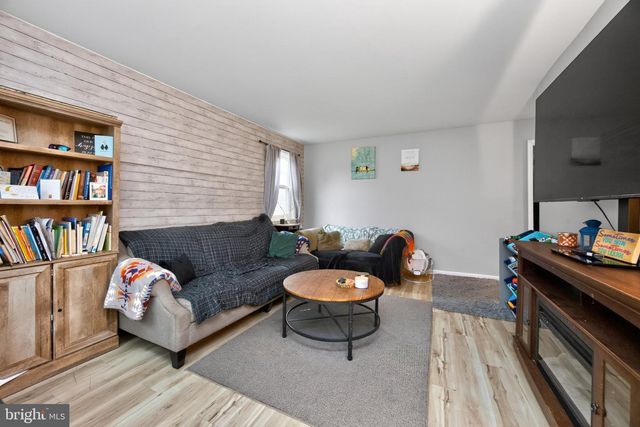 269 SHIRLEY DR, Harleysville, PA 19438