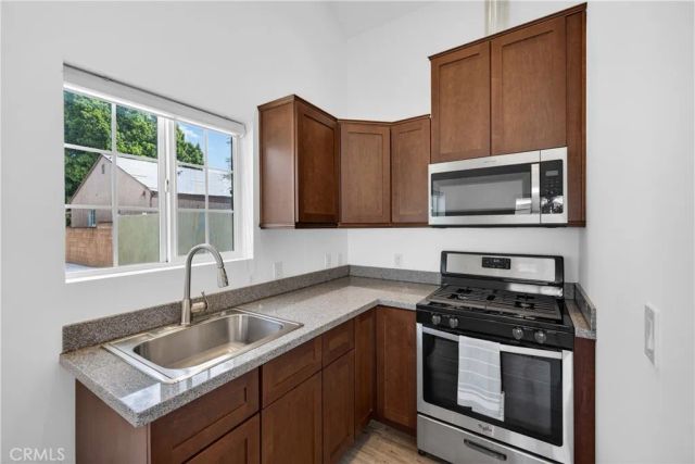 7641 Beck Avenue, North Hollywood, CA 91605