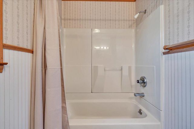 1846 Pineview DR, Glasgow, VA 24555