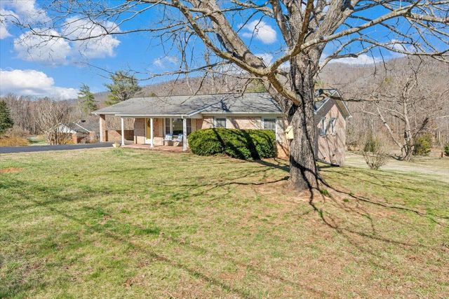 1846 Pineview DR, Glasgow, VA 24555