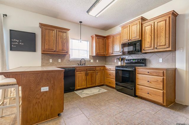 43193 Sycamore Bend Ave, Gonzales, LA 70737