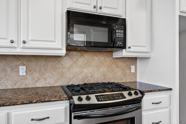 11151 Hunters Landing, Montgomery, TX 77356